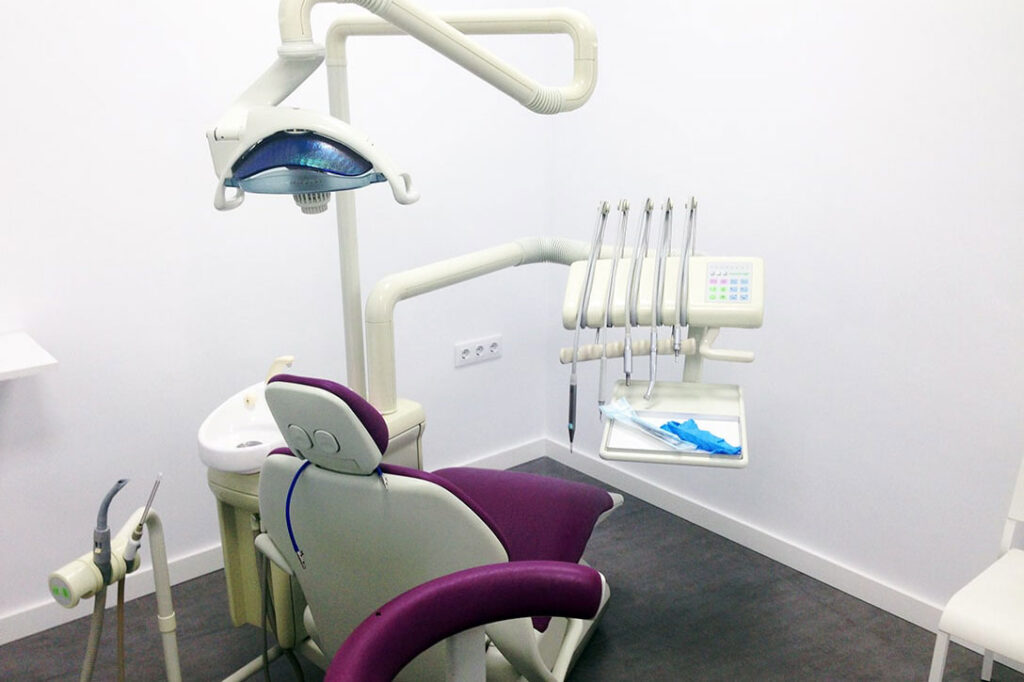 nuestra-clinica-dental-puente-genil-sillon